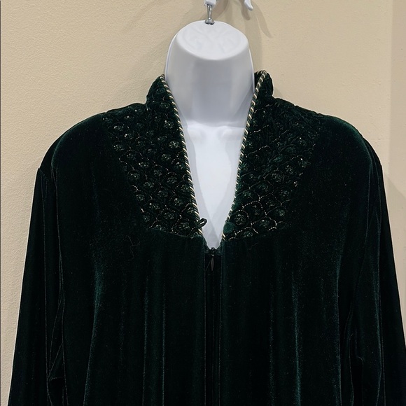 Adonna Elegant Dark Green Velvet Robe- large - Picture 2 of 7